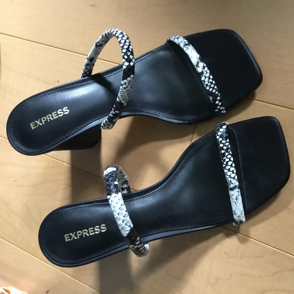 Express Sandals size 8 New